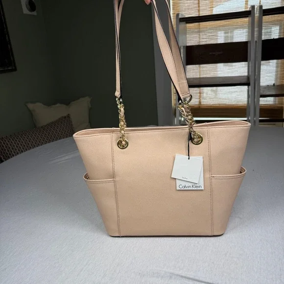Calvin Klein Tote Bag Blush Pink Saffiano Leather Gold Chain Accents NWT - Picture 6 of 7
